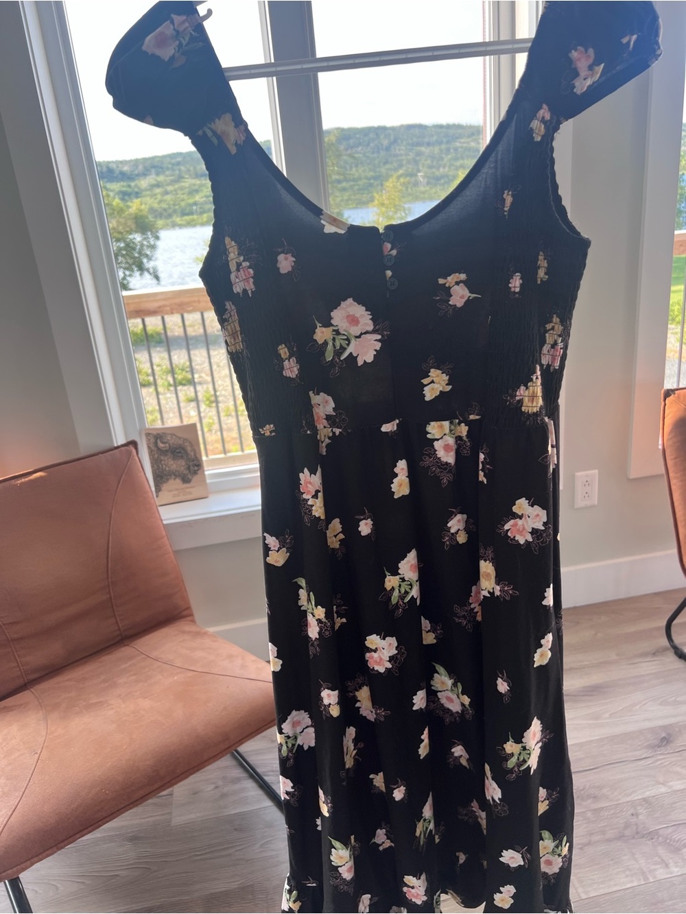 Black Floral Dress women’s large (flaw pictured)